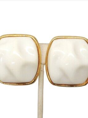 Vintage 1980s Signed Alexis Kirk Modernist White Resin Clip Earrings